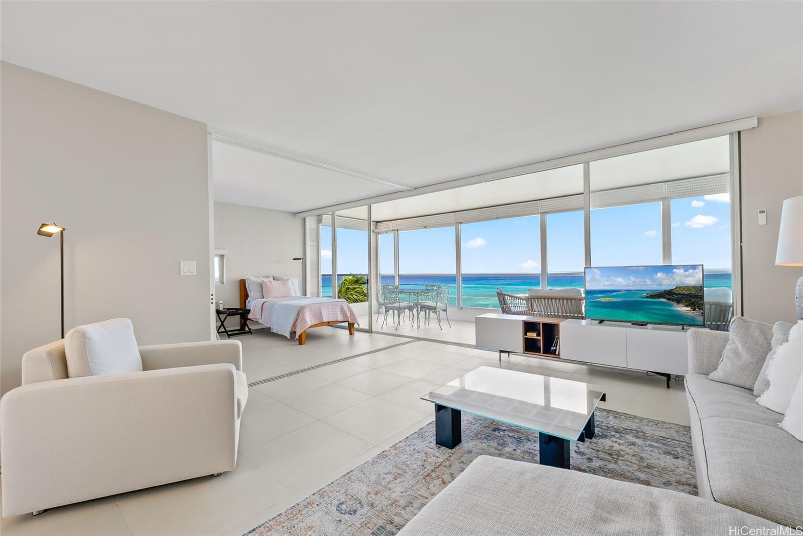 2979 Kalakaua Ave Honolulu - Rental - photo 7 of 17