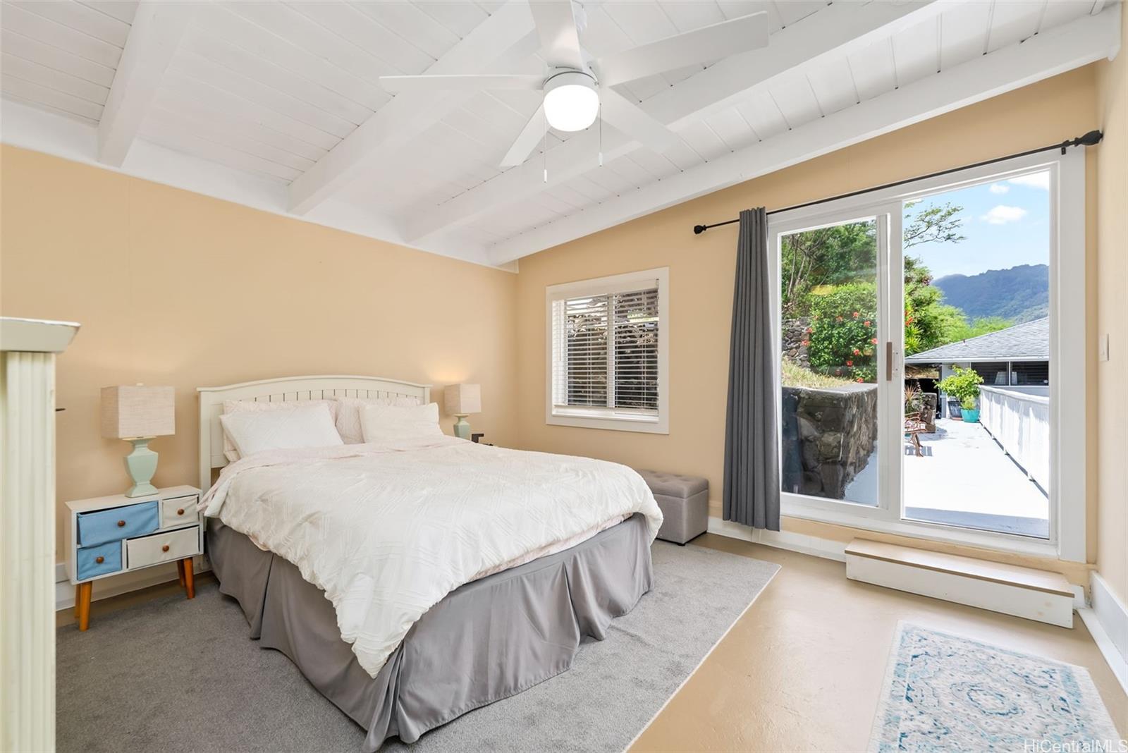 298  Moomuku Pl Kuliouou, Diamond Head home - photo 19 of 25