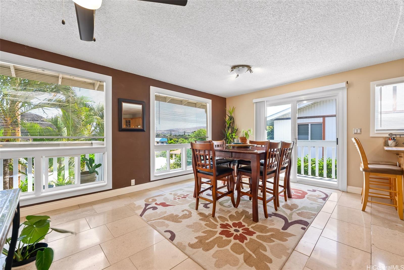 298  Moomuku Pl Kuliouou, Diamond Head home - photo 8 of 25