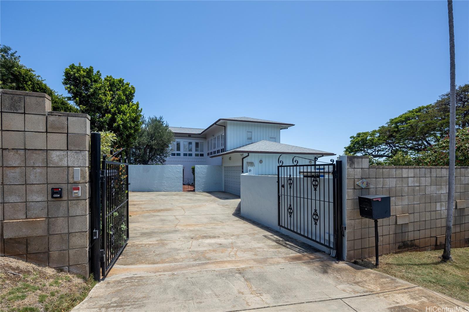 2983  Makalei Pl Diamond Head, Diamond Head home - photo 2 of 25