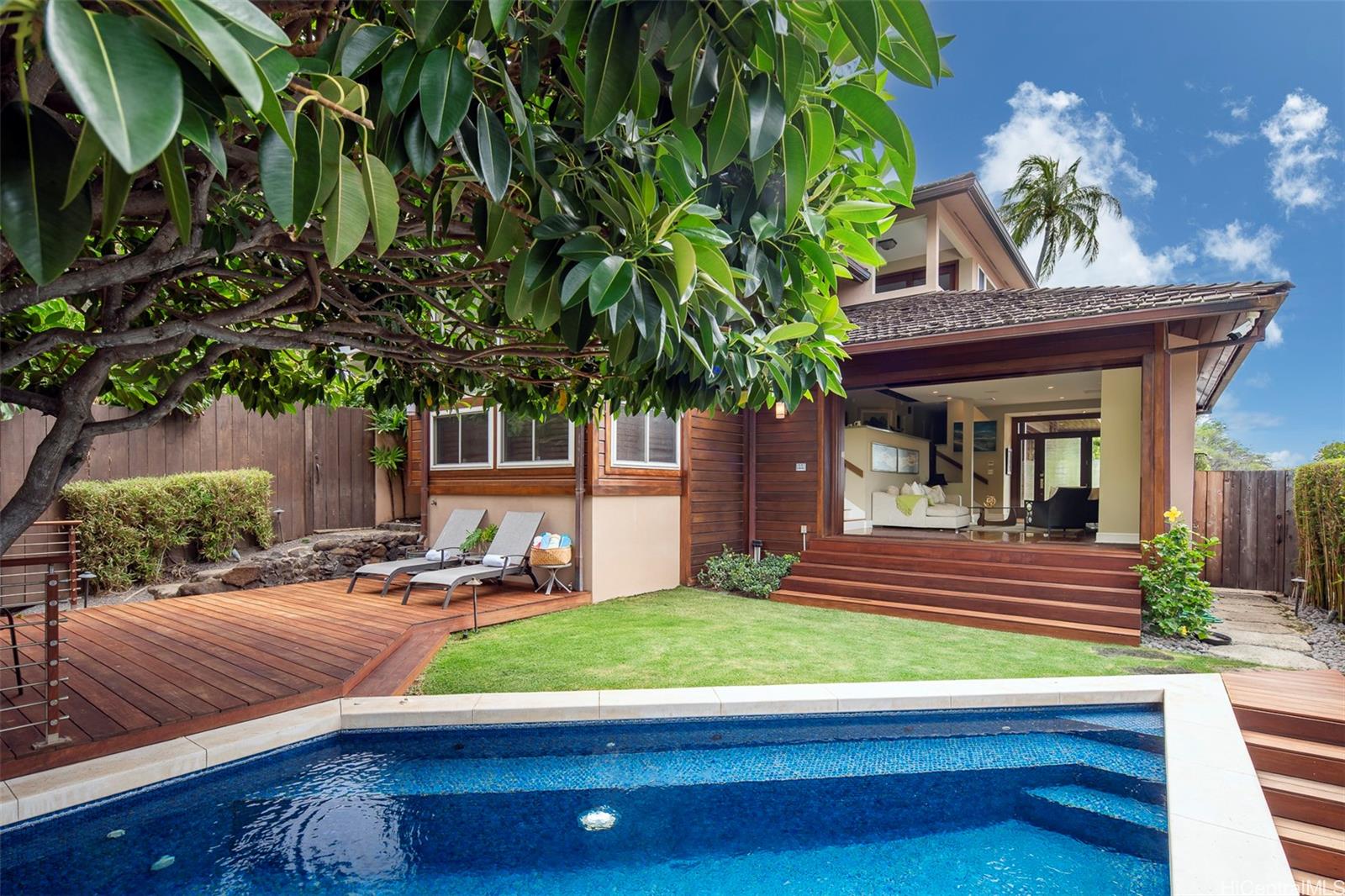 2984  Makalei Place Diamond Head, Diamond Head home - photo 2 of 25