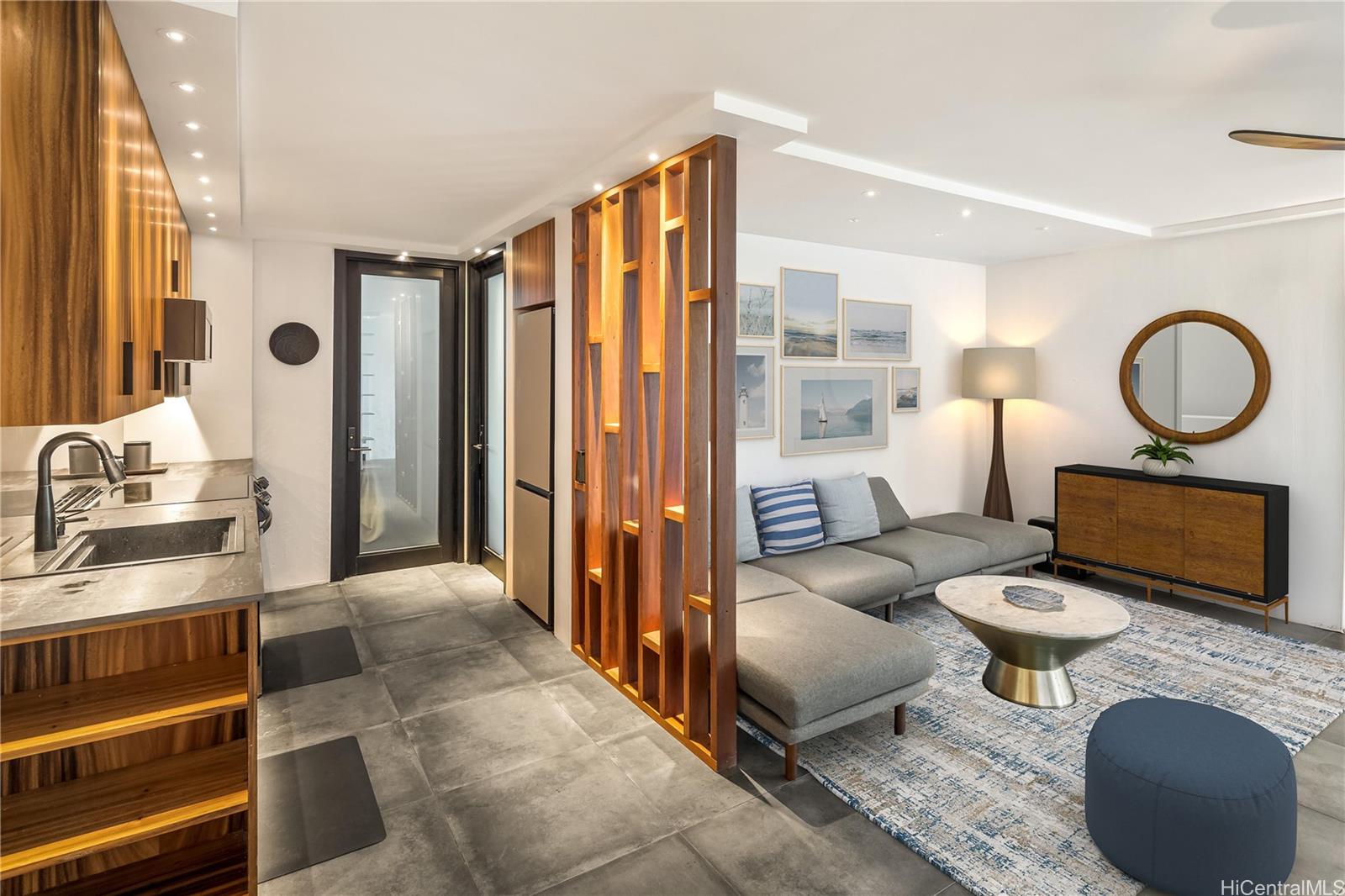 2987 Kalakaua condo # 201, Honolulu, Hawaii - photo 4 of 16