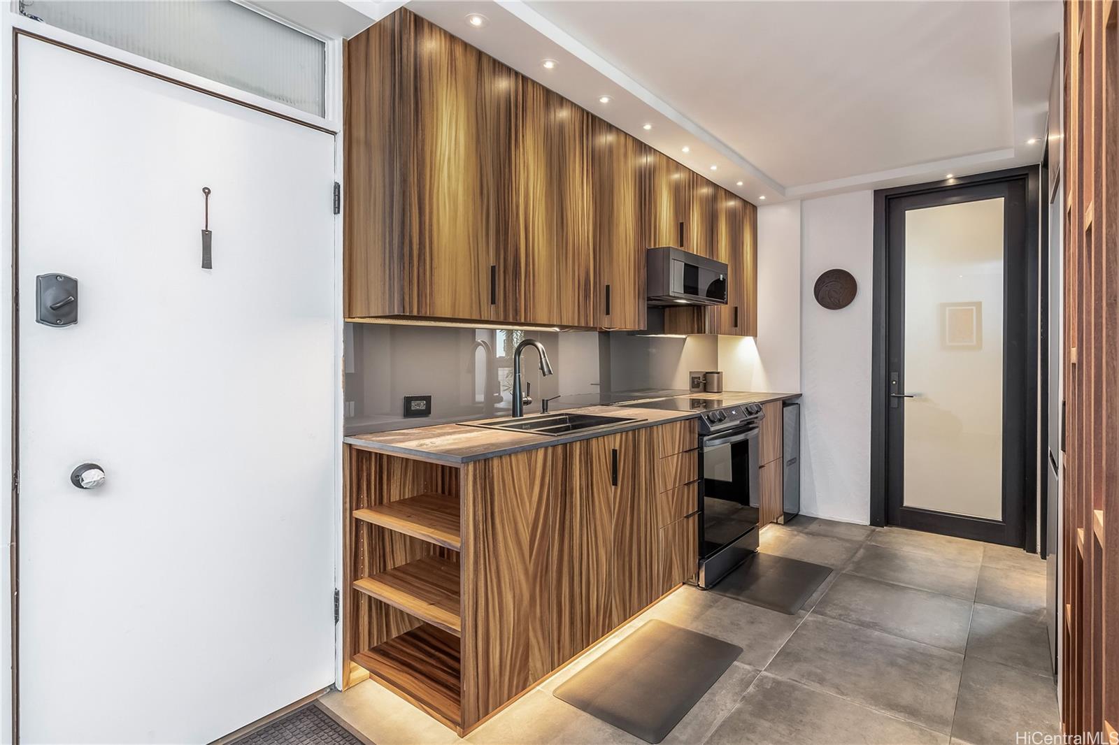 2987 Kalakaua condo # 201, Honolulu, Hawaii - photo 5 of 16