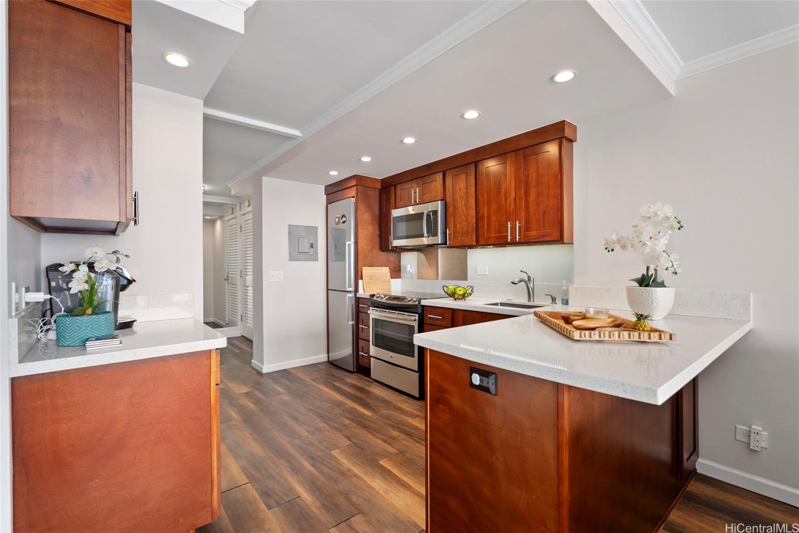 Tahitienne Inc condo # 202, Honolulu, Hawaii - photo 11 of 25