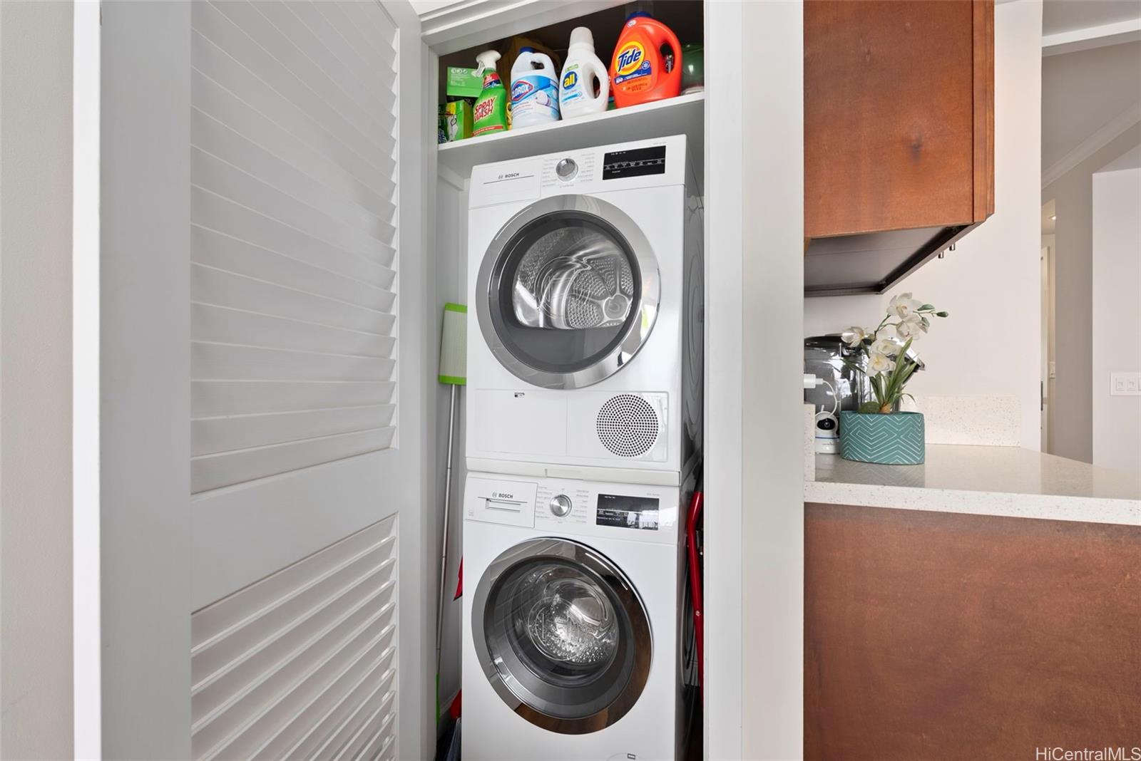 Tahitienne Inc condo # 202, Honolulu, Hawaii - photo 23 of 25