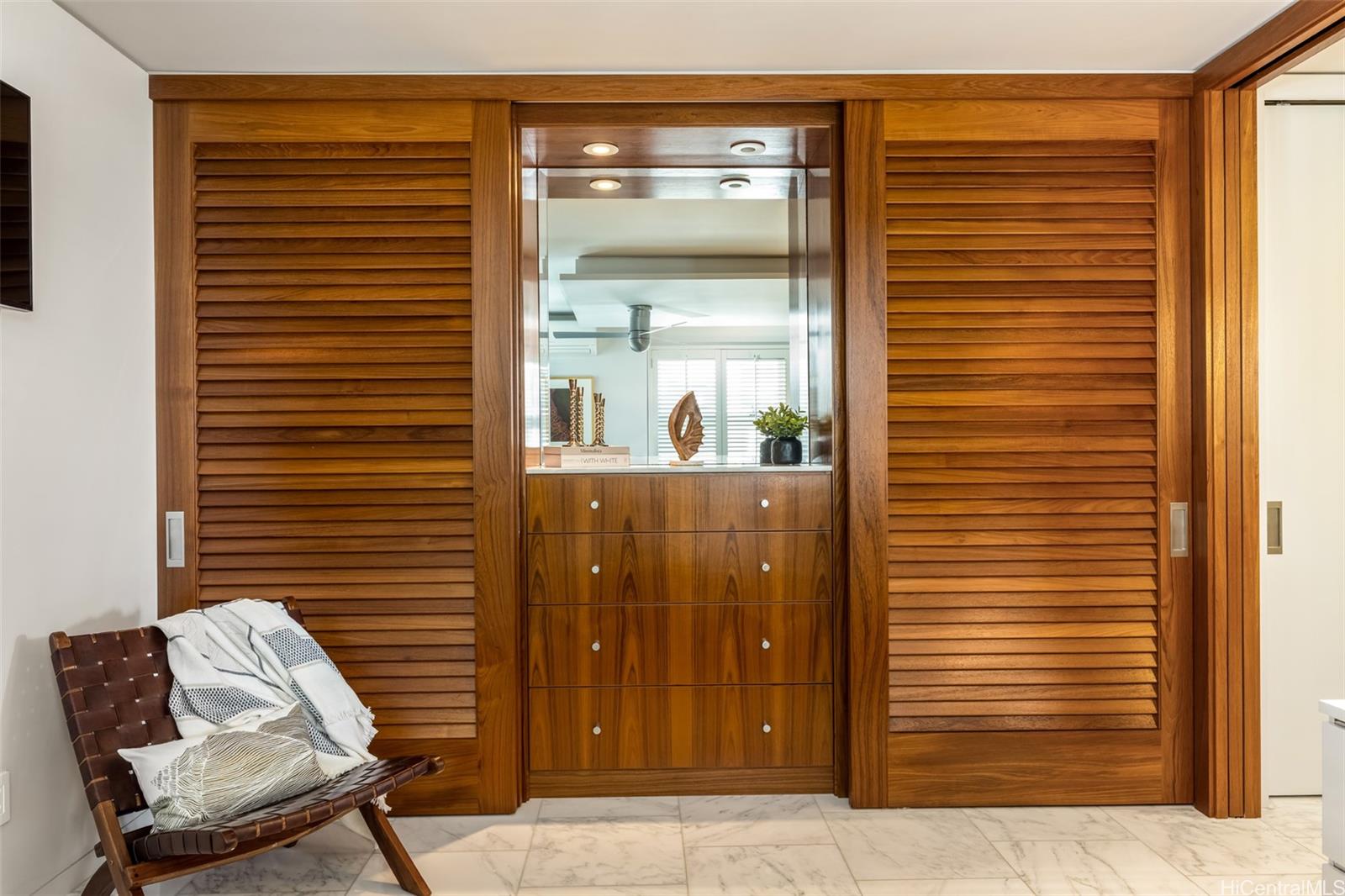 Tahitienne Inc condo # 704, Honolulu, Hawaii - photo 15 of 25