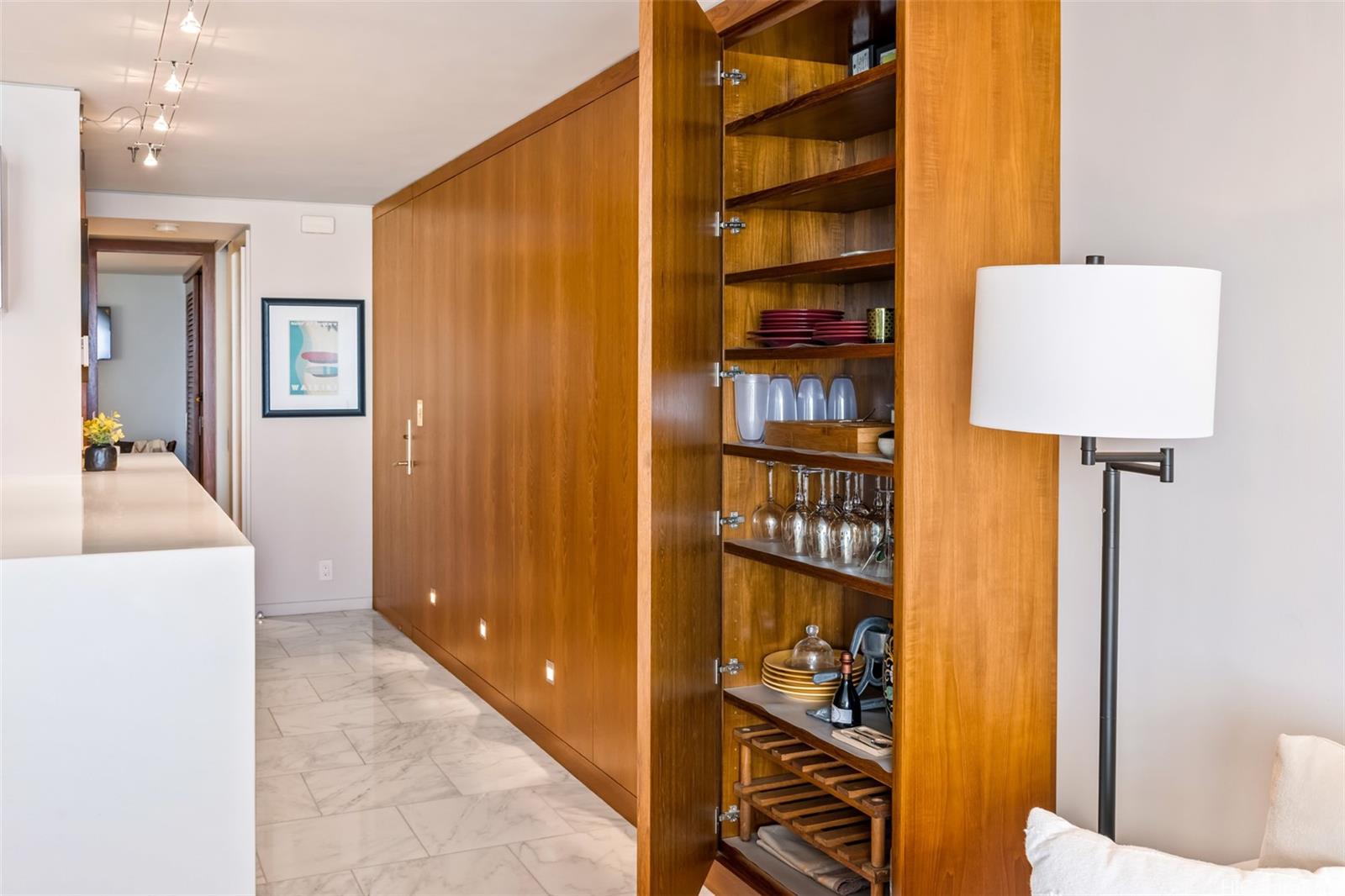 Tahitienne Inc condo # 704, Honolulu, Hawaii - photo 9 of 25