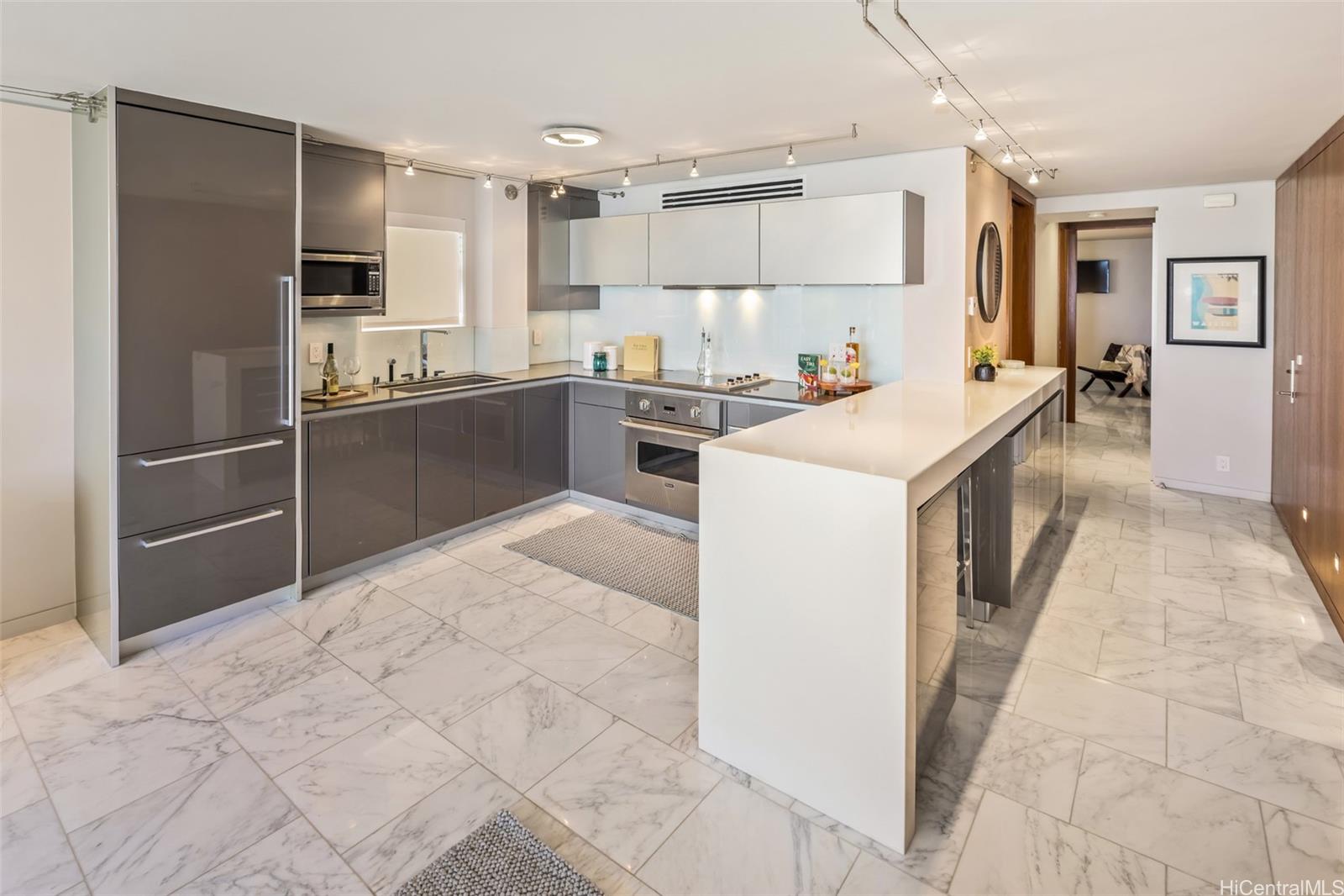 Tahitienne Inc condo # 704, Honolulu, Hawaii - photo 10 of 25