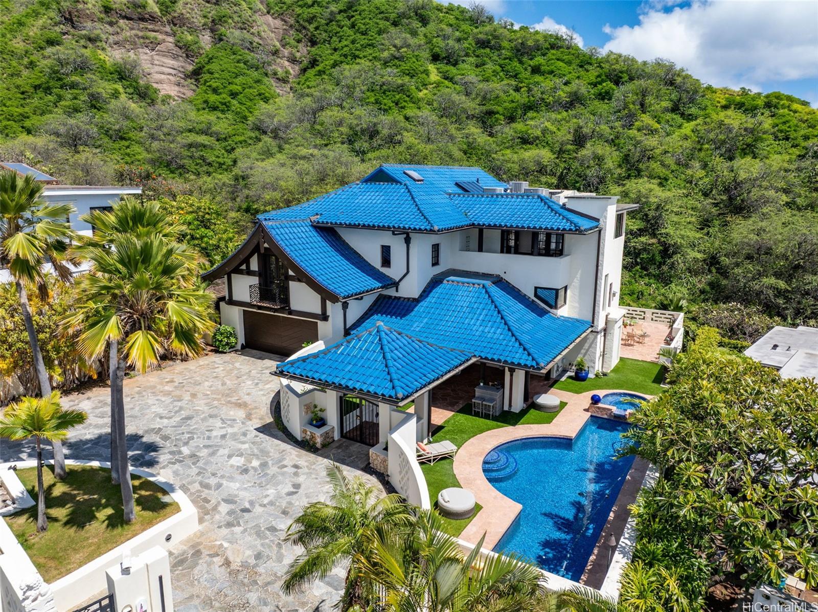 2999  Makalei Place Diamond Head, Diamond Head home - photo 3 of 25