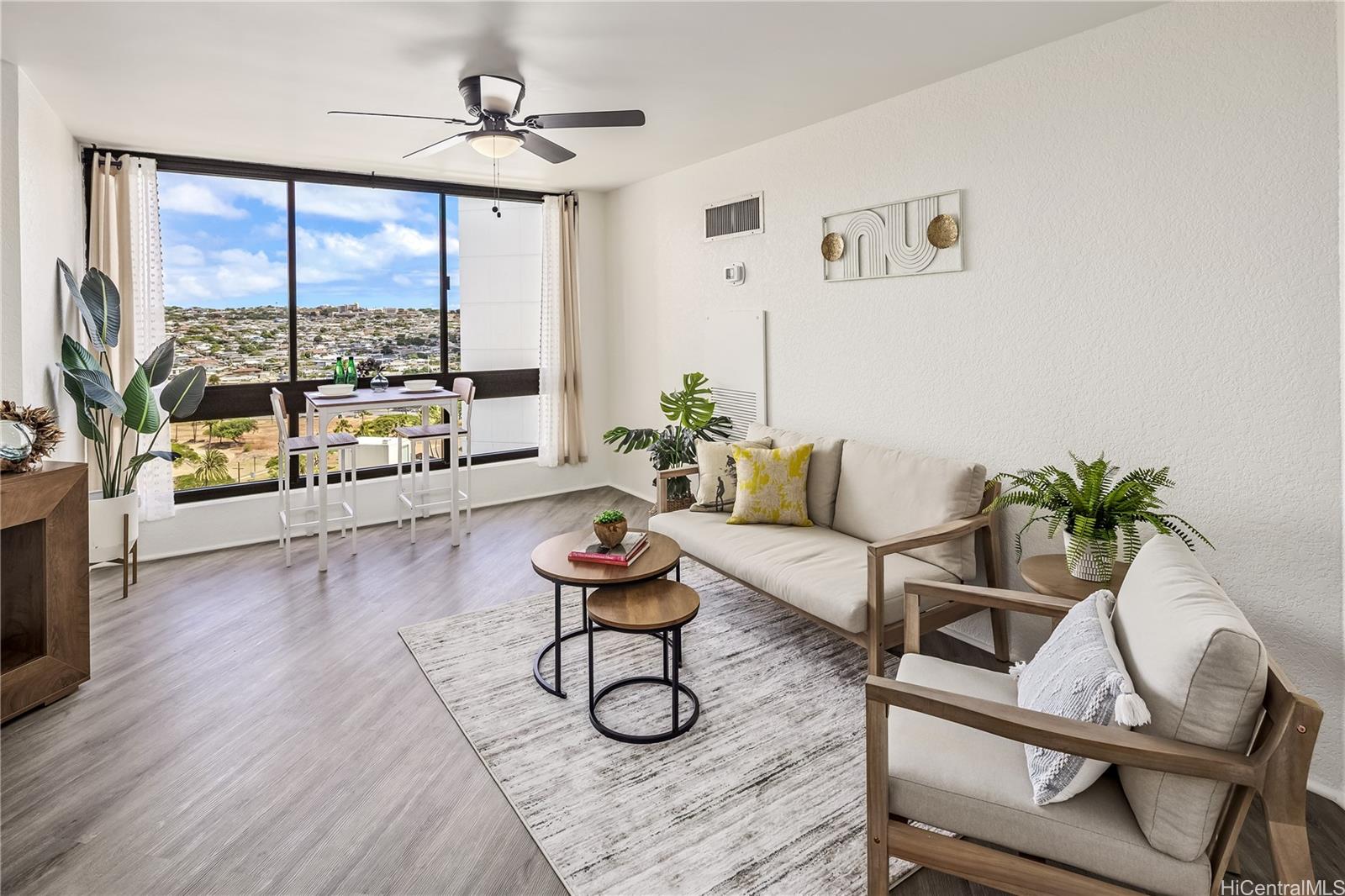 Liliuokalani Gardens condo # 1815, Honolulu, Hawaii - photo 8 of 25