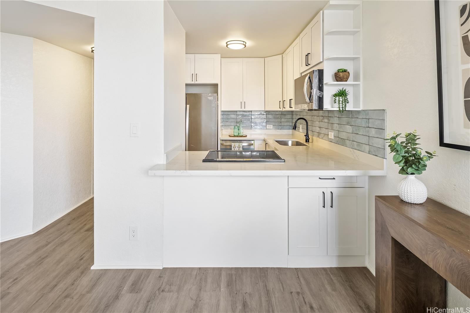 Liliuokalani Gardens condo # 1815, Honolulu, Hawaii - photo 10 of 25