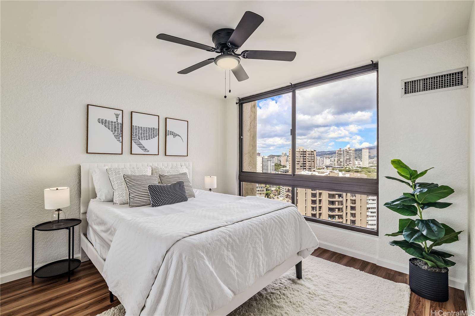 Liliuokalani Gardens condo # 2104, Honolulu, Hawaii - photo 10 of 24