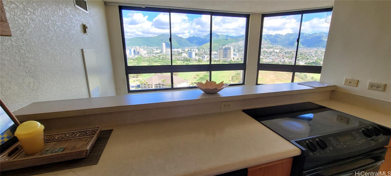 300 Wai Nani Way Honolulu - Rental - photo 3 of 18