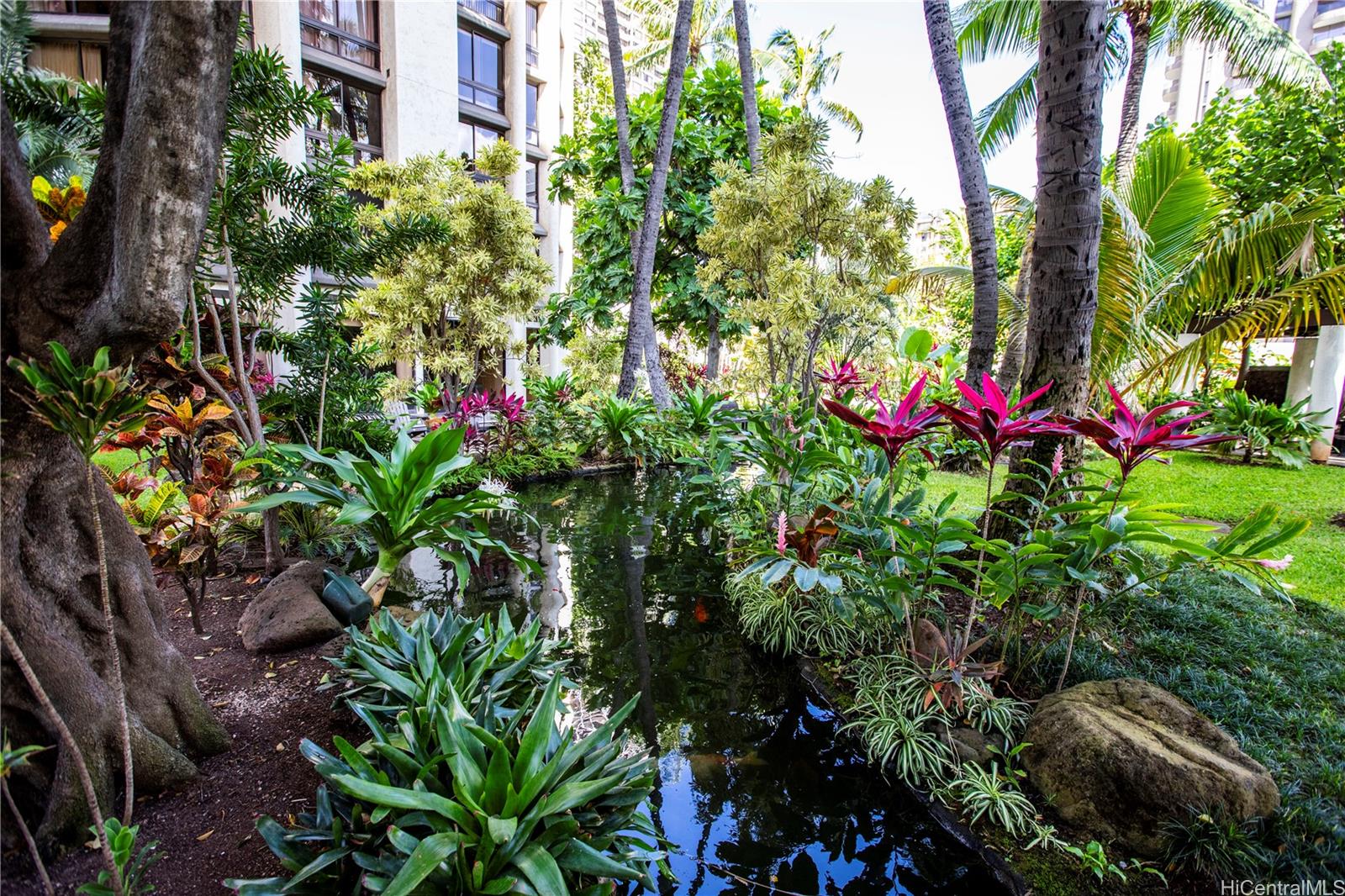 Liliuokalani Gardens condo # 415, Honolulu, Hawaii - photo 12 of 22