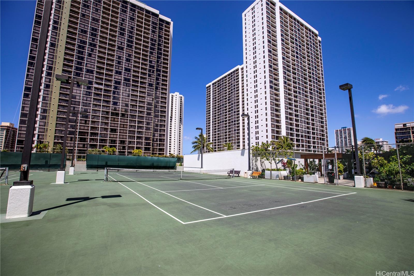 Liliuokalani Gardens condo # 415, Honolulu, Hawaii - photo 19 of 22