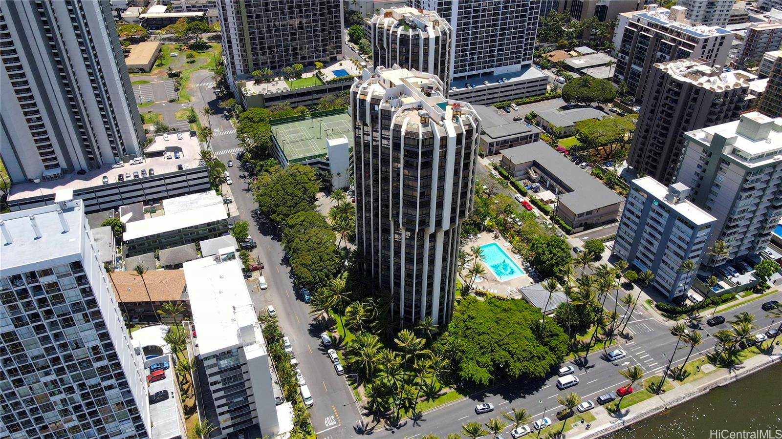 Liliuokalani Gardens condo # 415, Honolulu, Hawaii - photo 21 of 22