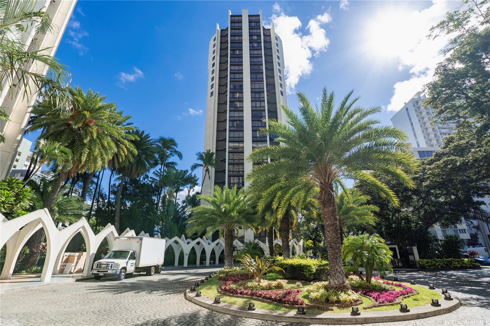 Liliuokalani Gardens condo # 419, Honolulu, Hawaii - photo 3 of 25