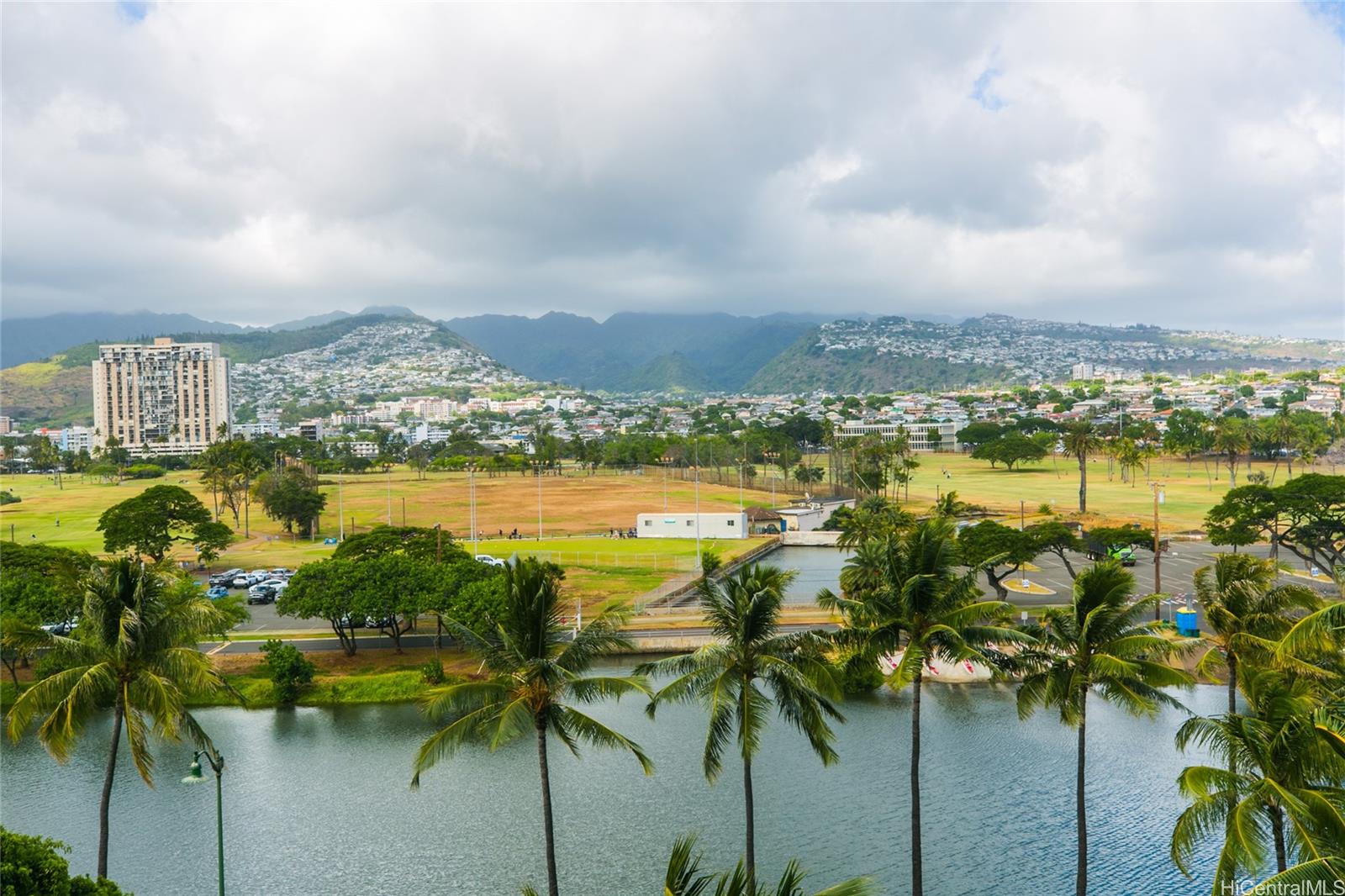 Liliuokalani Gardens condo # 711, Honolulu, Hawaii - photo 12 of 25