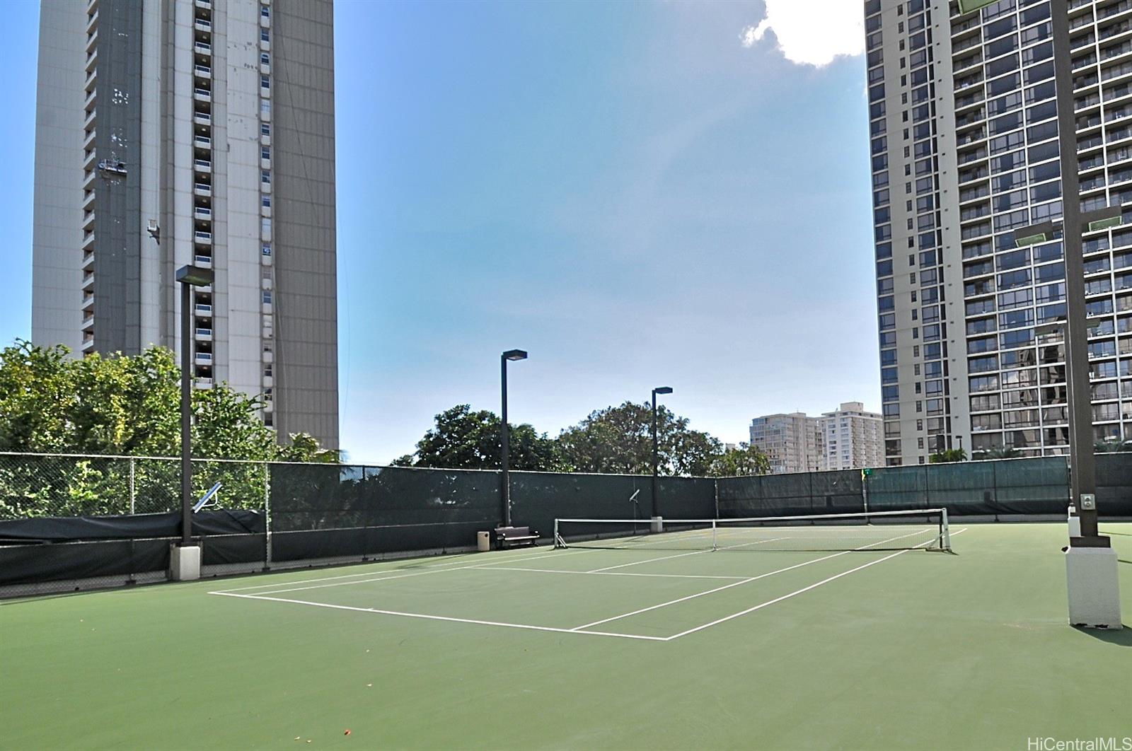 Liliuokalani Gardens condo # 711, Honolulu, Hawaii - photo 22 of 25