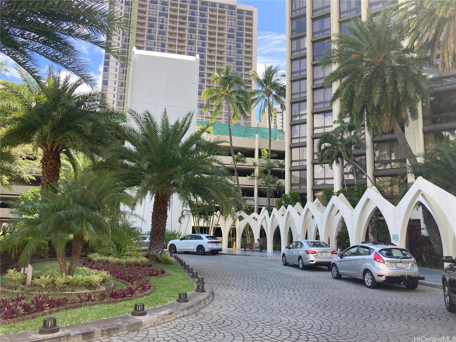 Liliuokalani Gardens condo # 907, Honolulu, Hawaii - photo 2 of 20