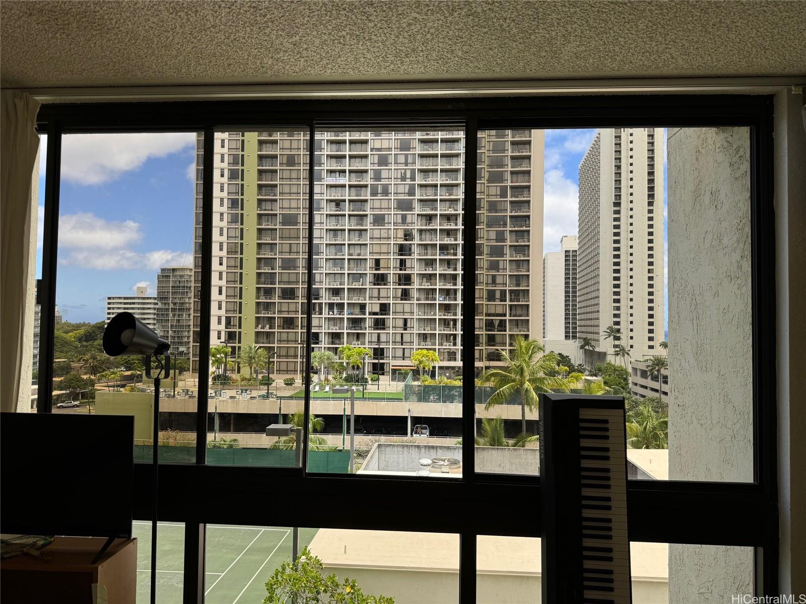 Liliuokalani Gardens condo # 907, Honolulu, Hawaii - photo 5 of 24