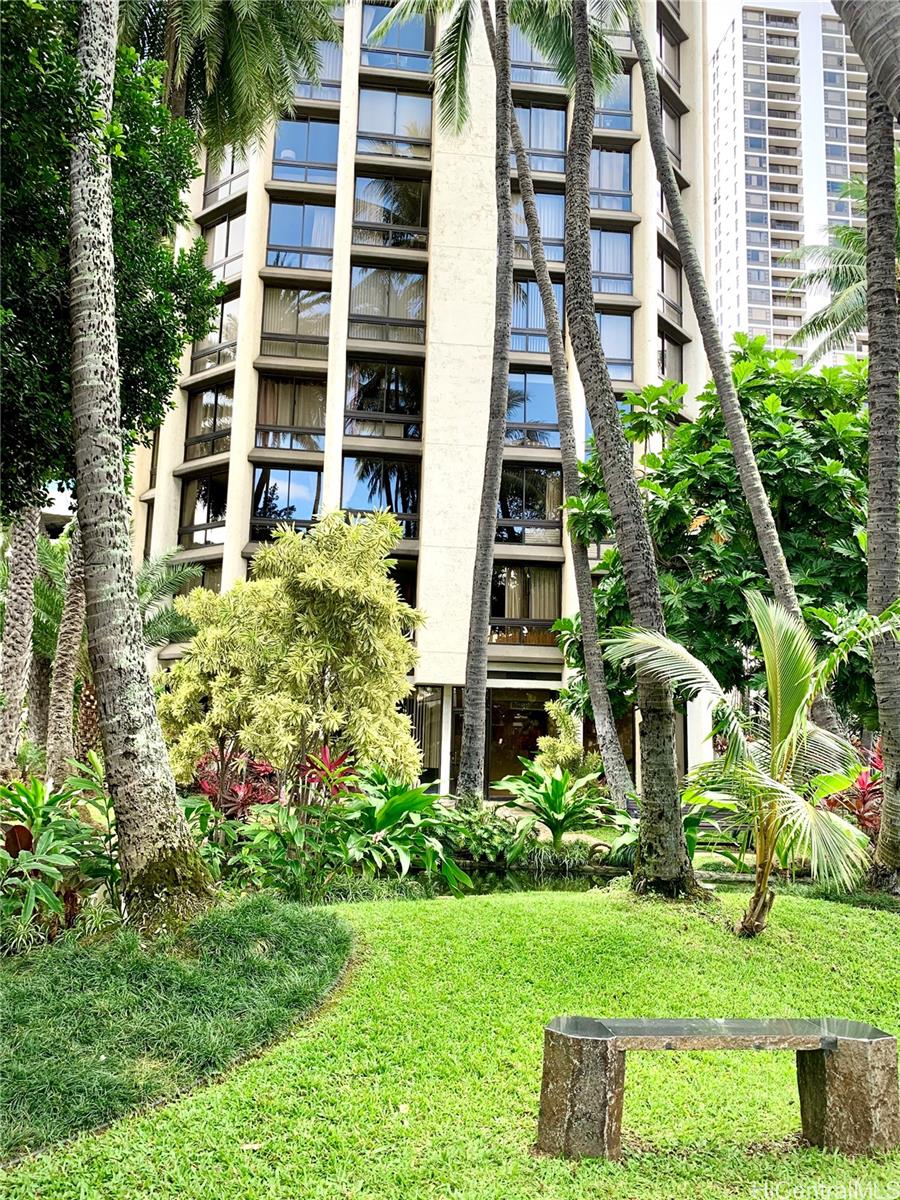 Liliuokalani Gardens condo # 920, Honolulu, Hawaii - photo 14 of 21