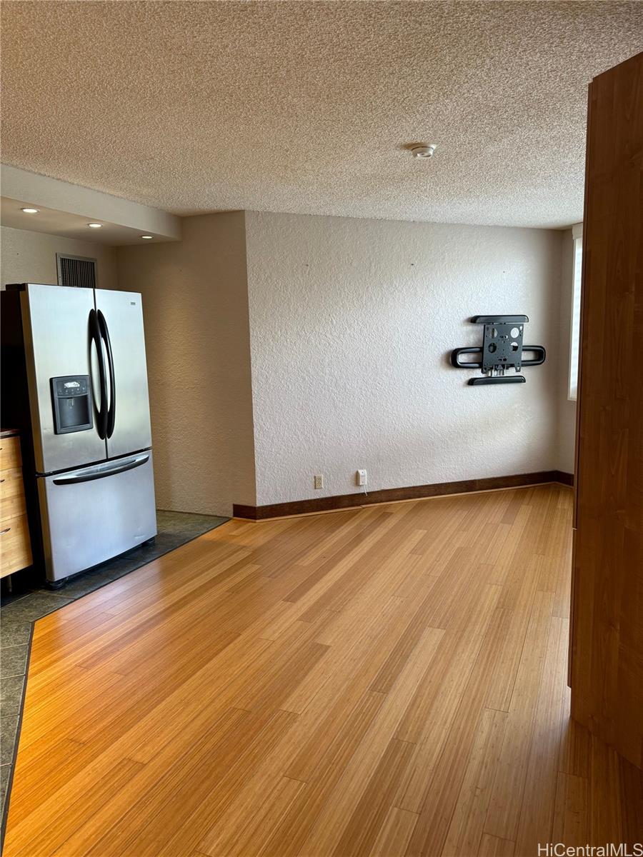 300 Wai Nani Way Honolulu - Rental - photo 3 of 17