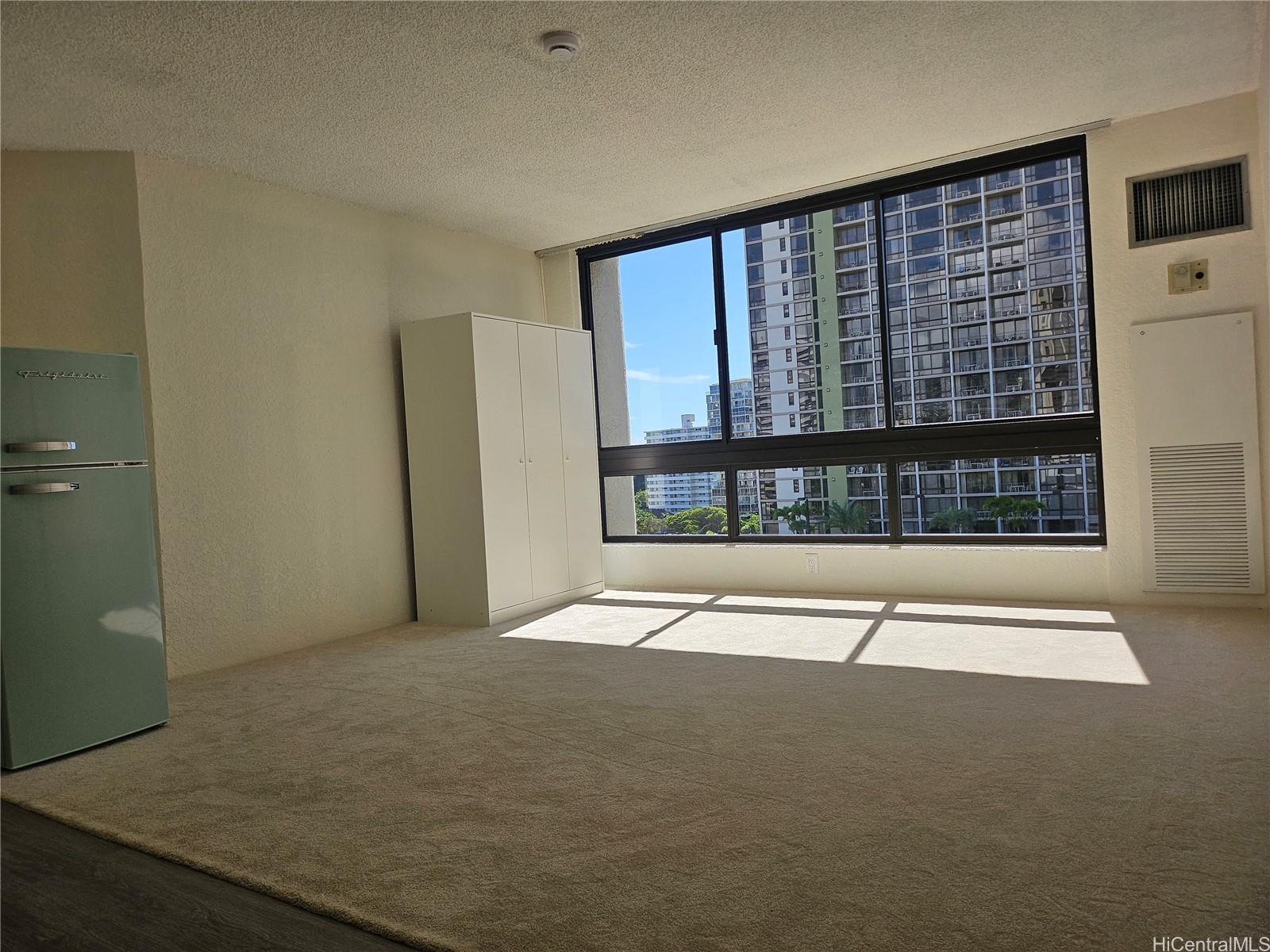 300 Wai Nani Way Honolulu - Rental - photo 2 of 5