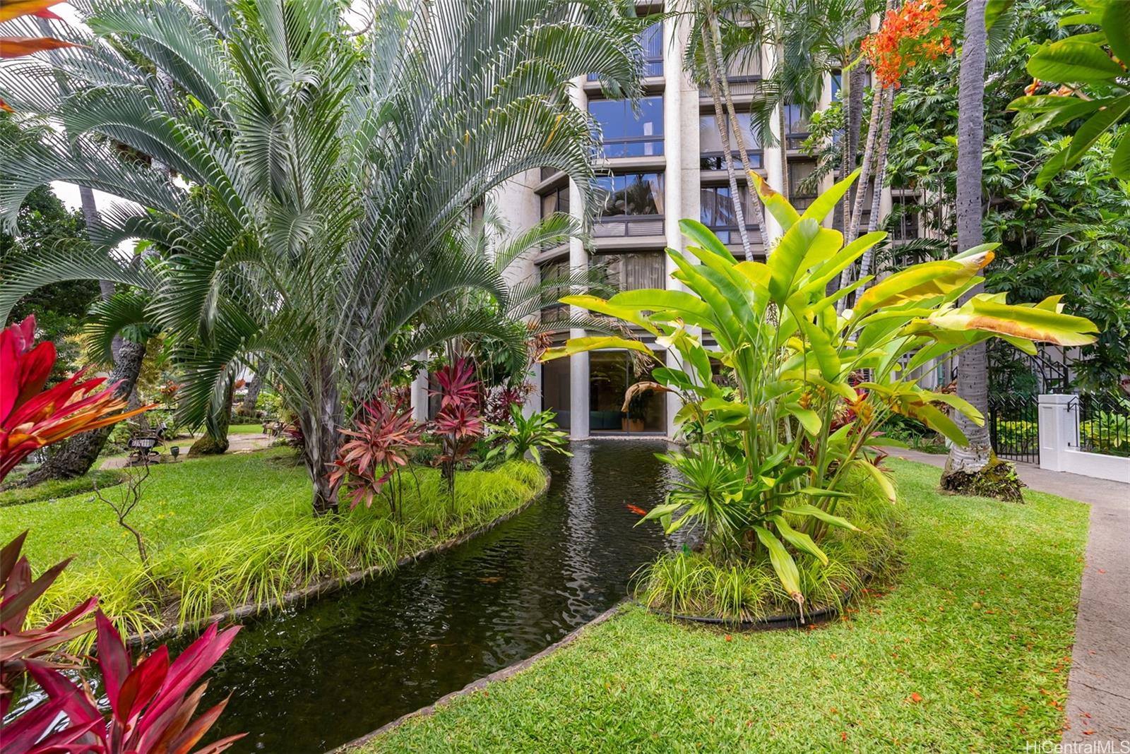 Liliuokalani Gardens condo # I-1104, Honolulu, Hawaii - photo 17 of 20