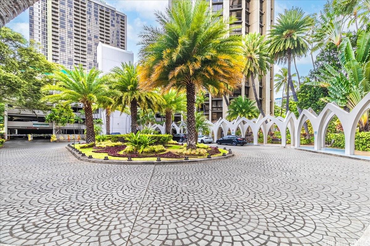Liliuokalani Gardens condo # I1505, Honolulu, Hawaii - photo 12 of 23