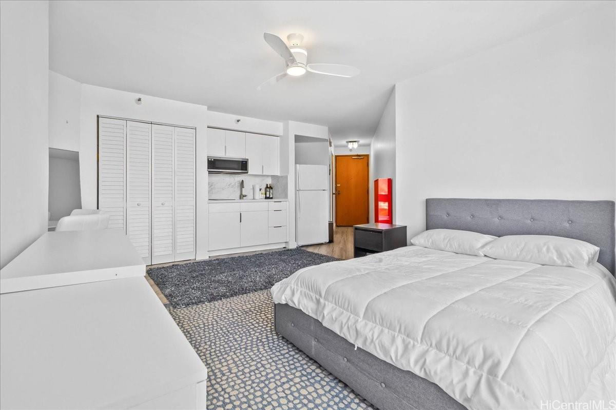 Liliuokalani Gardens condo # I1505, Honolulu, Hawaii - photo 4 of 23