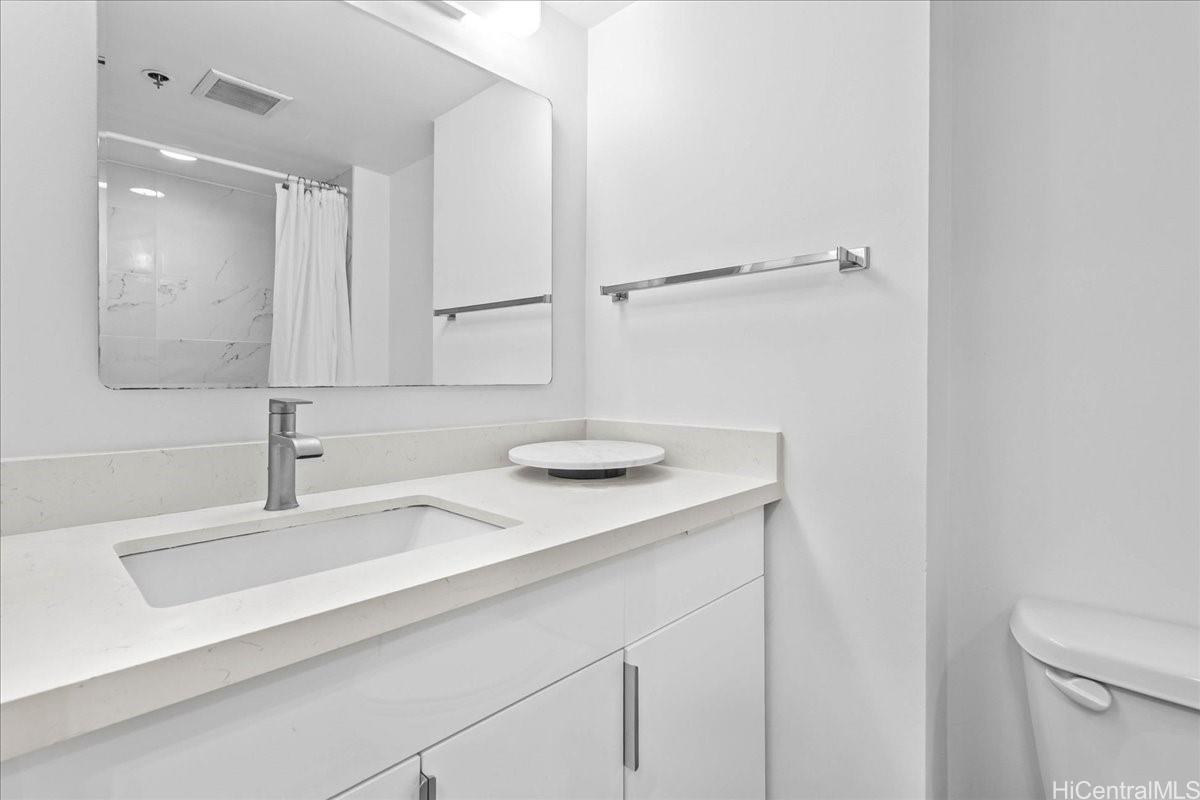 Liliuokalani Gardens condo # I1505, Honolulu, Hawaii - photo 8 of 23