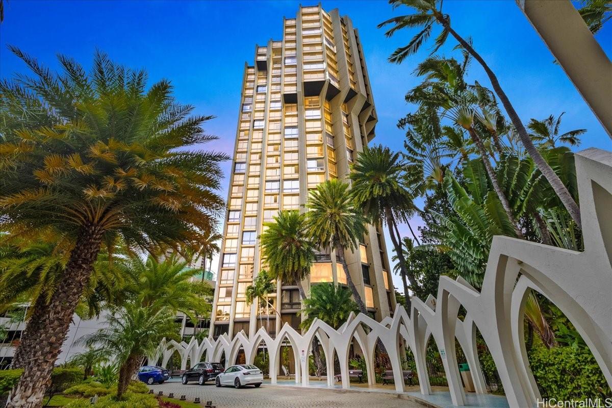 Liliuokalani Gardens condo # I1505, Honolulu, Hawaii - photo 10 of 23