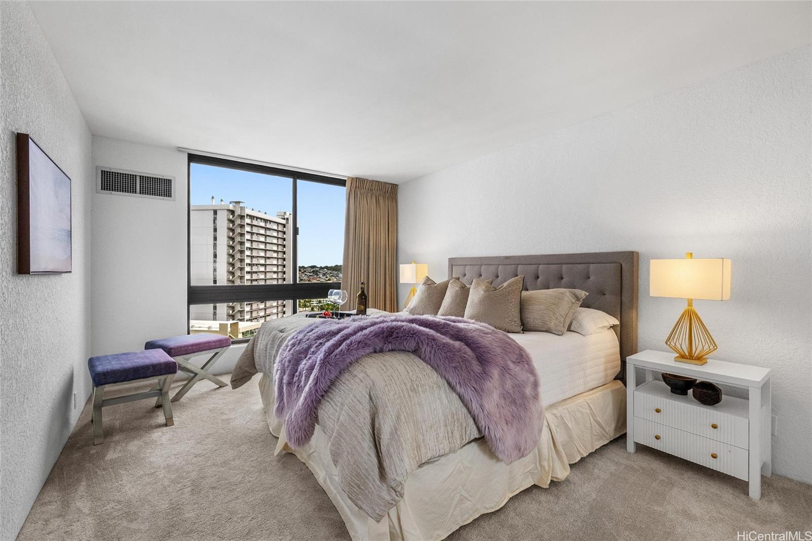 Liliuokalani Gardens condo # I-1801, Honolulu, Hawaii - photo 12 of 25