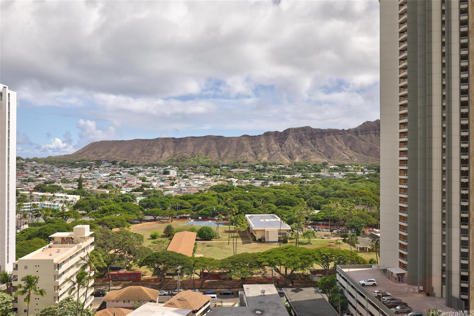 Liliuokalani Gardens condo # I-1801, Honolulu, Hawaii - photo 4 of 25