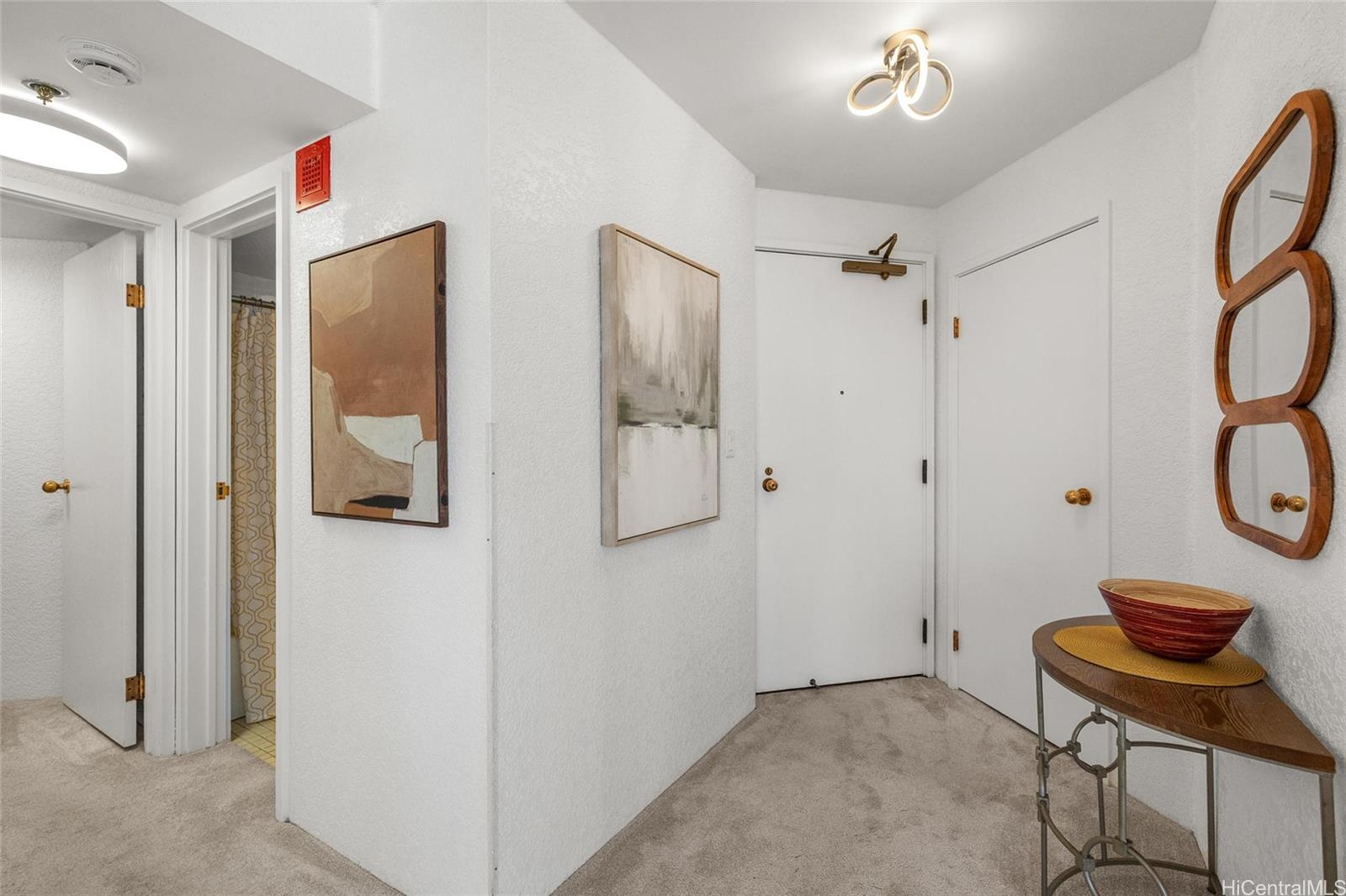 Liliuokalani Gardens condo # I-1801, Honolulu, Hawaii - photo 8 of 25