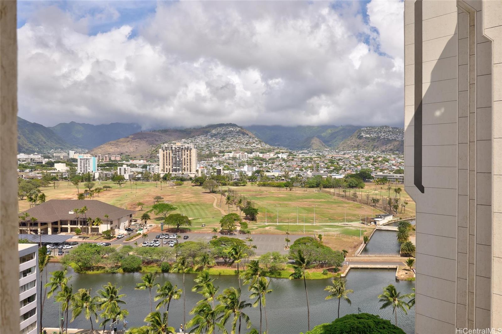Liliuokalani Gardens condo # I-1801, Honolulu, Hawaii - photo 10 of 25