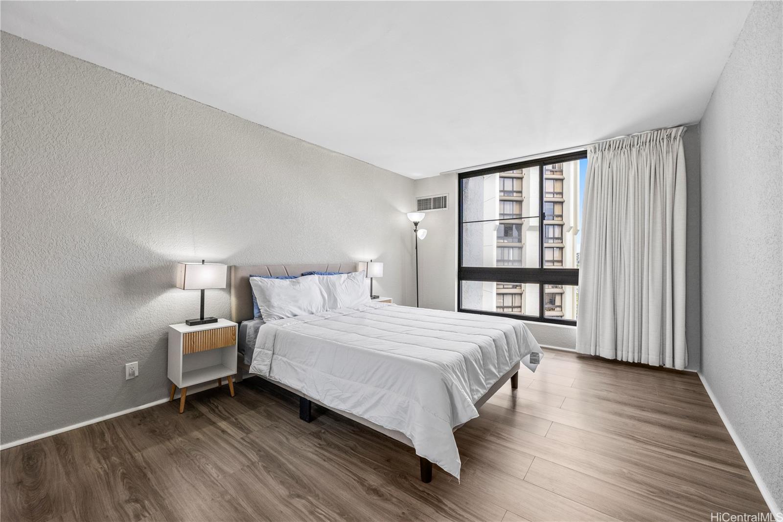 300 Wai Nani Way Honolulu - Rental - photo 11 of 25