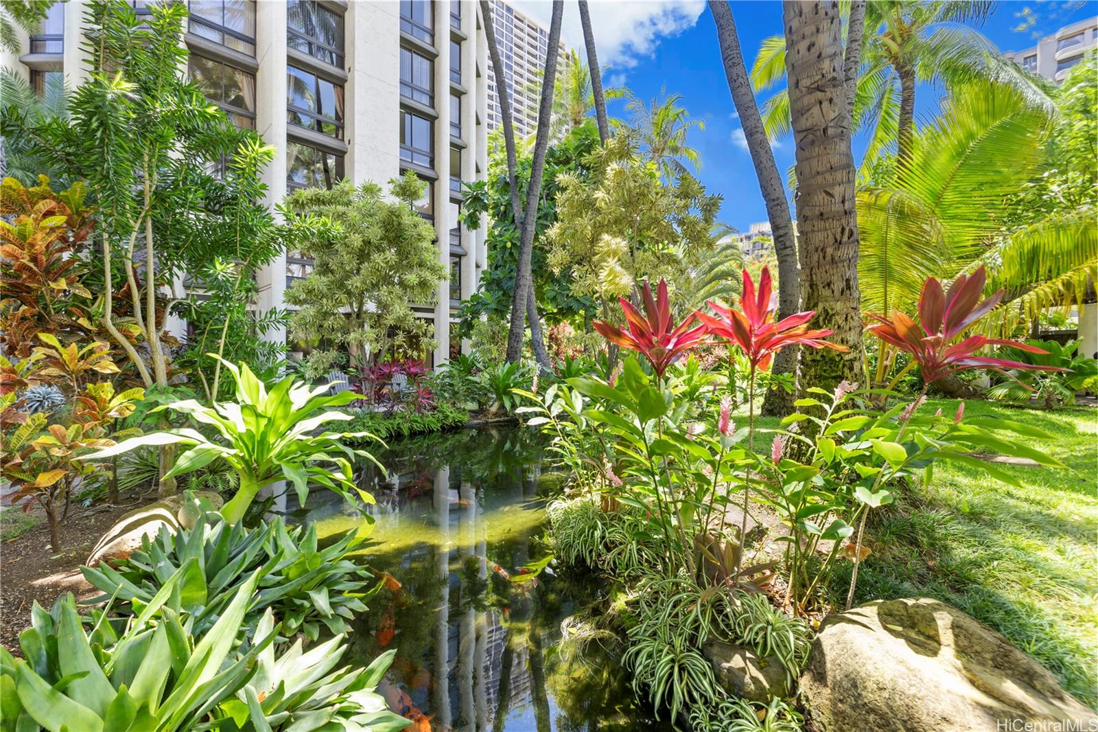 300 Wai Nani Way Honolulu - Rental - photo 22 of 25