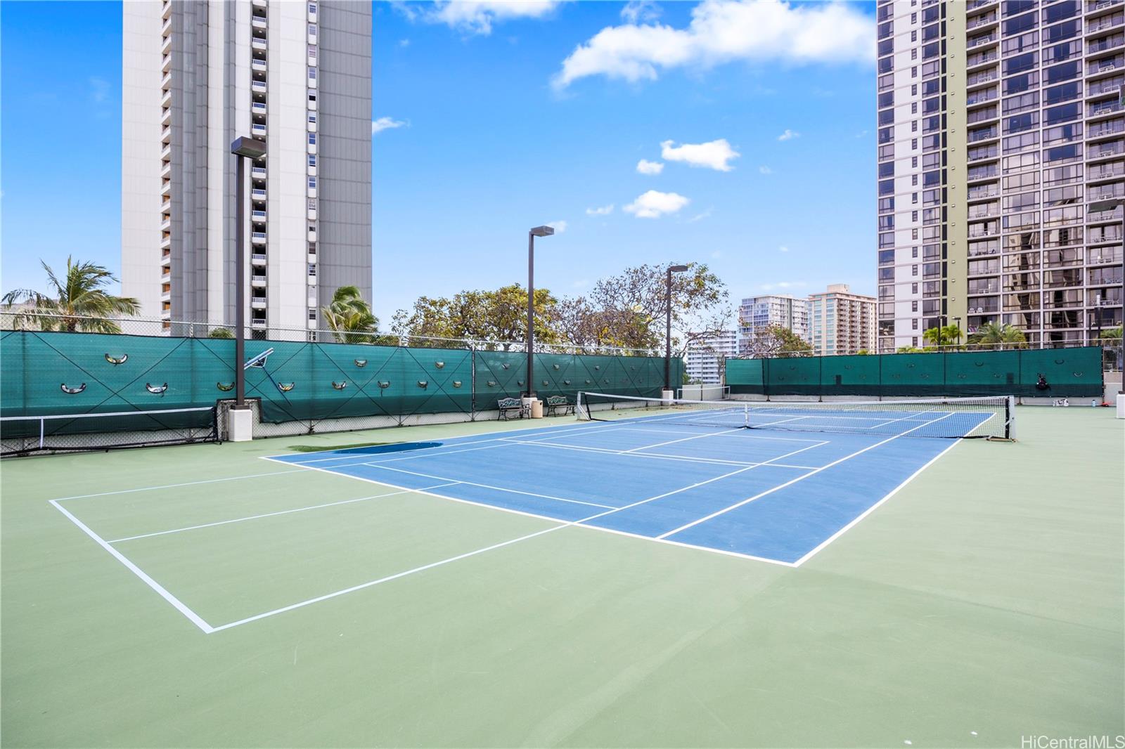 300 Wai Nani Way Honolulu - Rental - photo 4 of 25