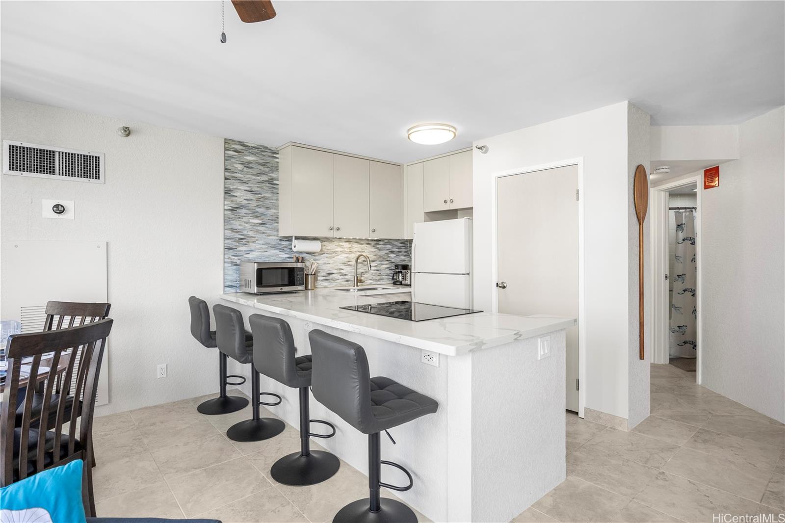 300 Wai Nani Way Honolulu - Rental - photo 8 of 25