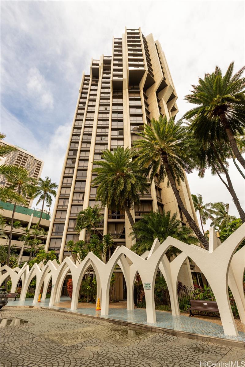 Liliuokalani Gardens condo # I2004, Honolulu, Hawaii - photo 2 of 25