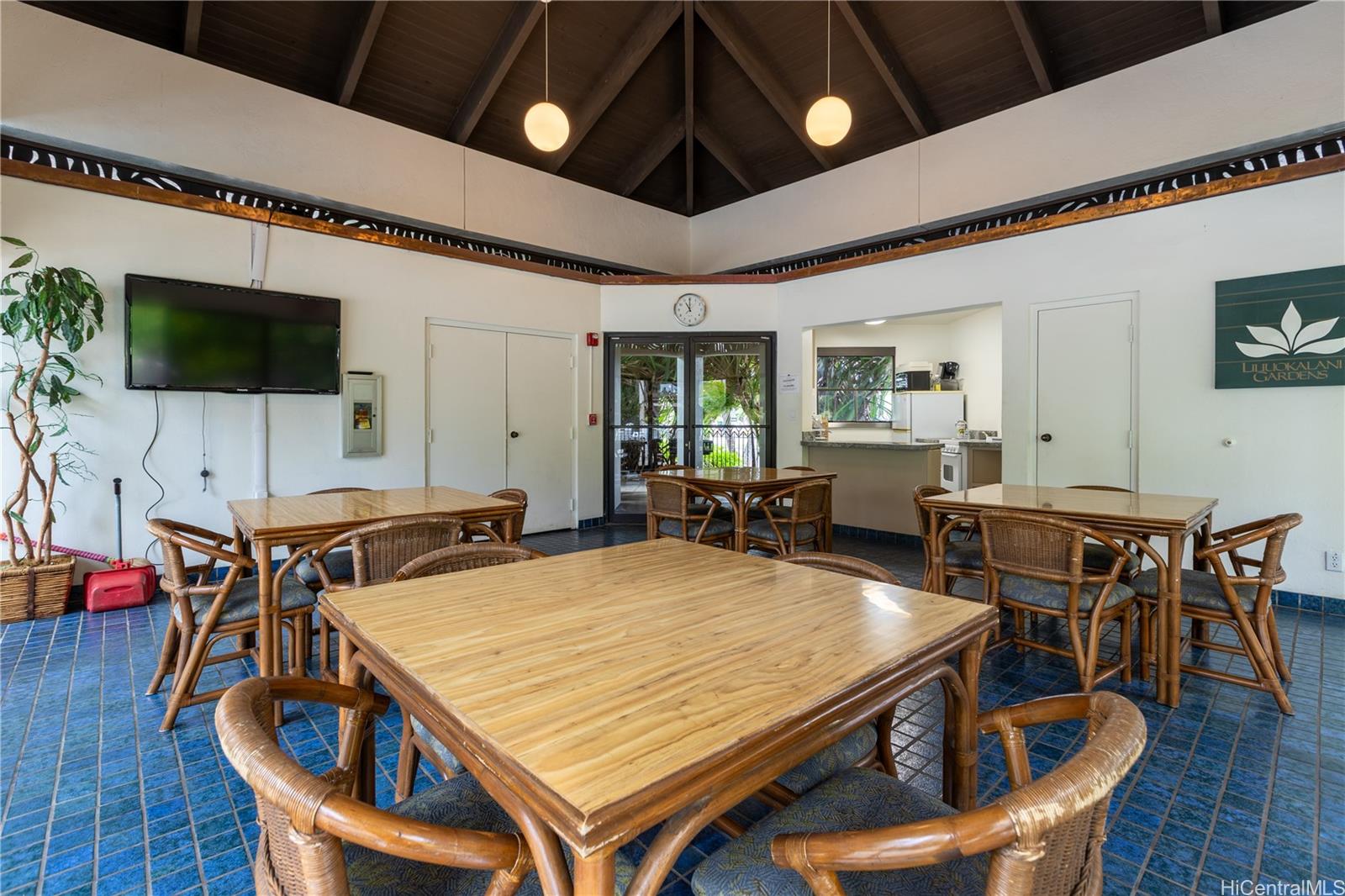 Liliuokalani Gardens condo # I2004, Honolulu, Hawaii - photo 14 of 25