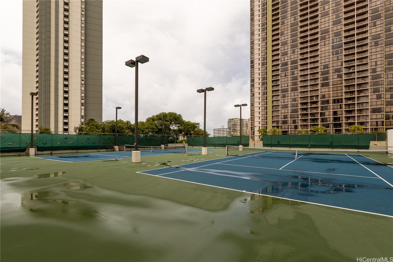 Liliuokalani Gardens condo # I2004, Honolulu, Hawaii - photo 16 of 25