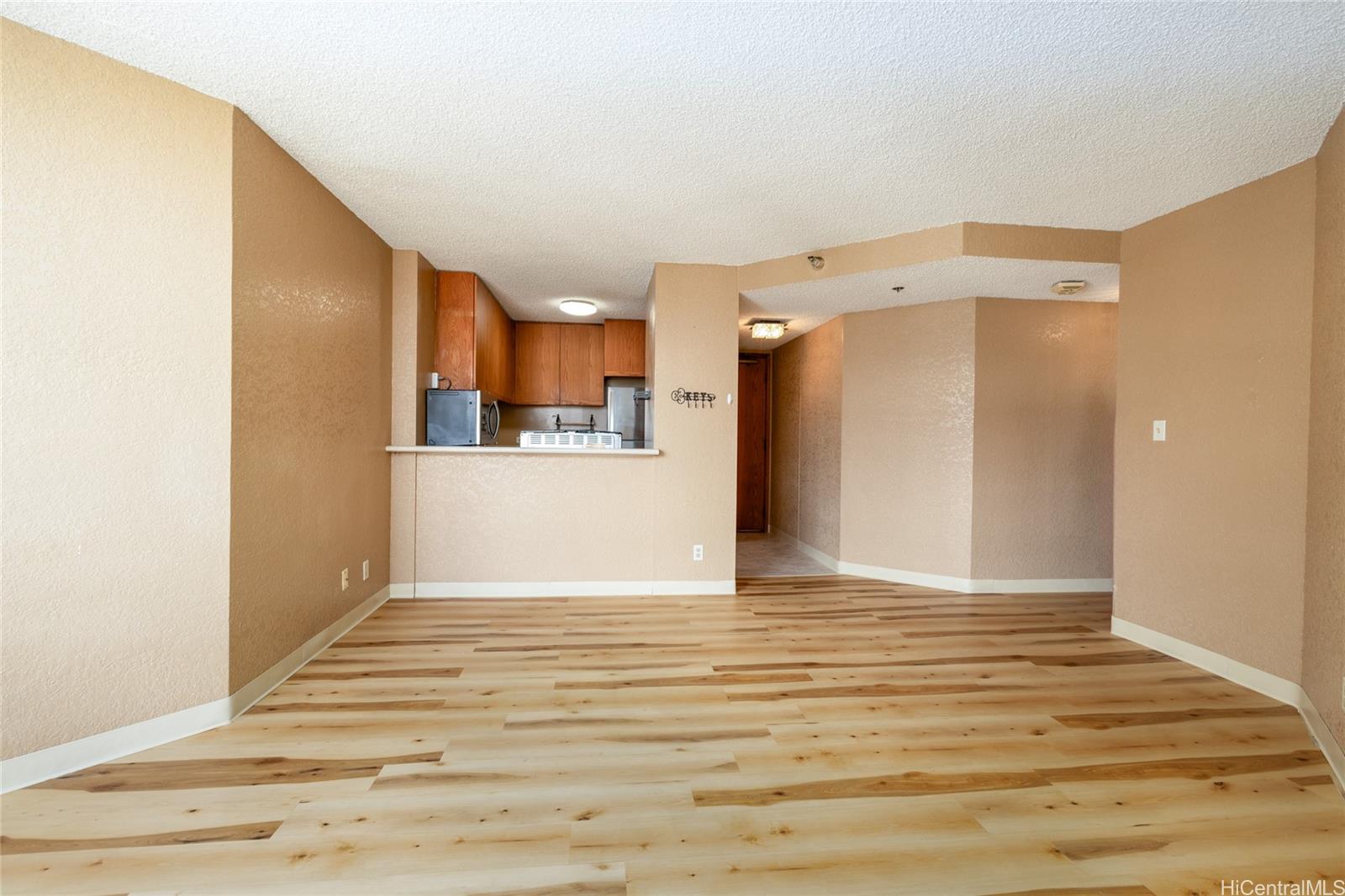 Liliuokalani Gardens condo # I2004, Honolulu, Hawaii - photo 19 of 25