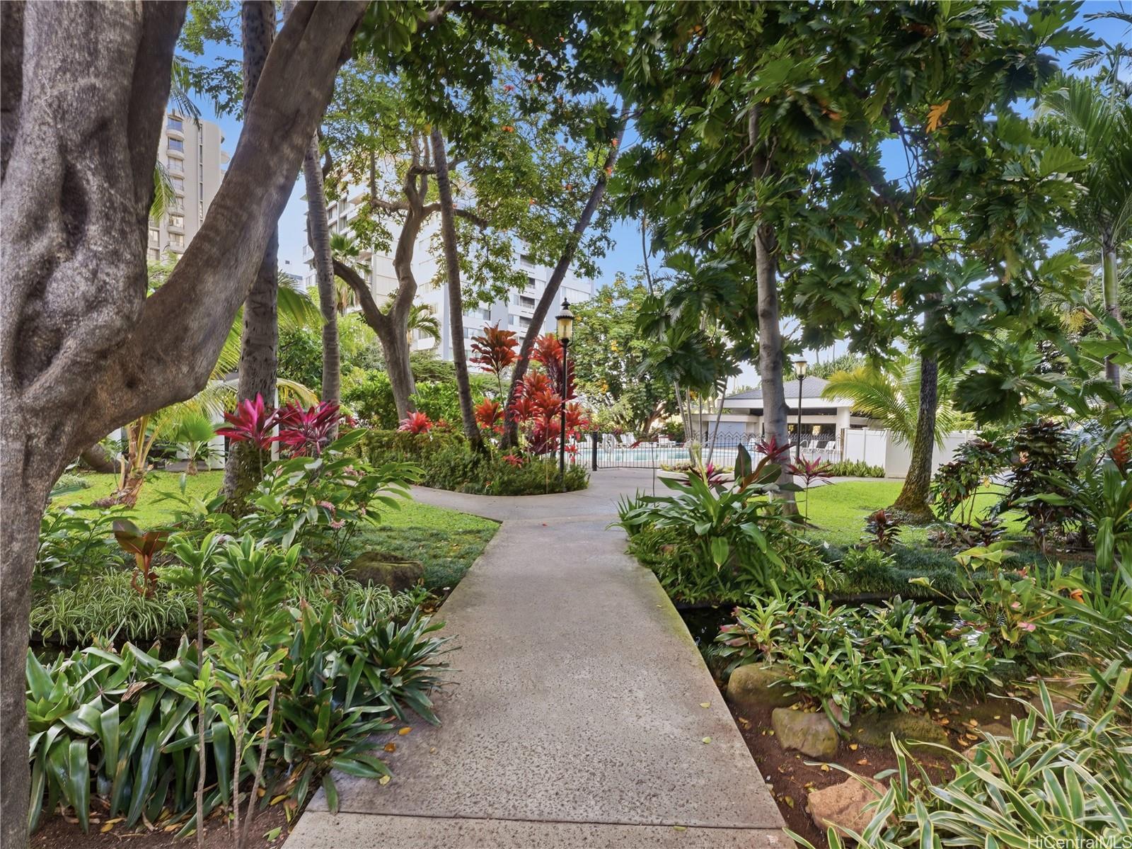 Liliuokalani Gardens condo # I2004, Honolulu, Hawaii - photo 11 of 23