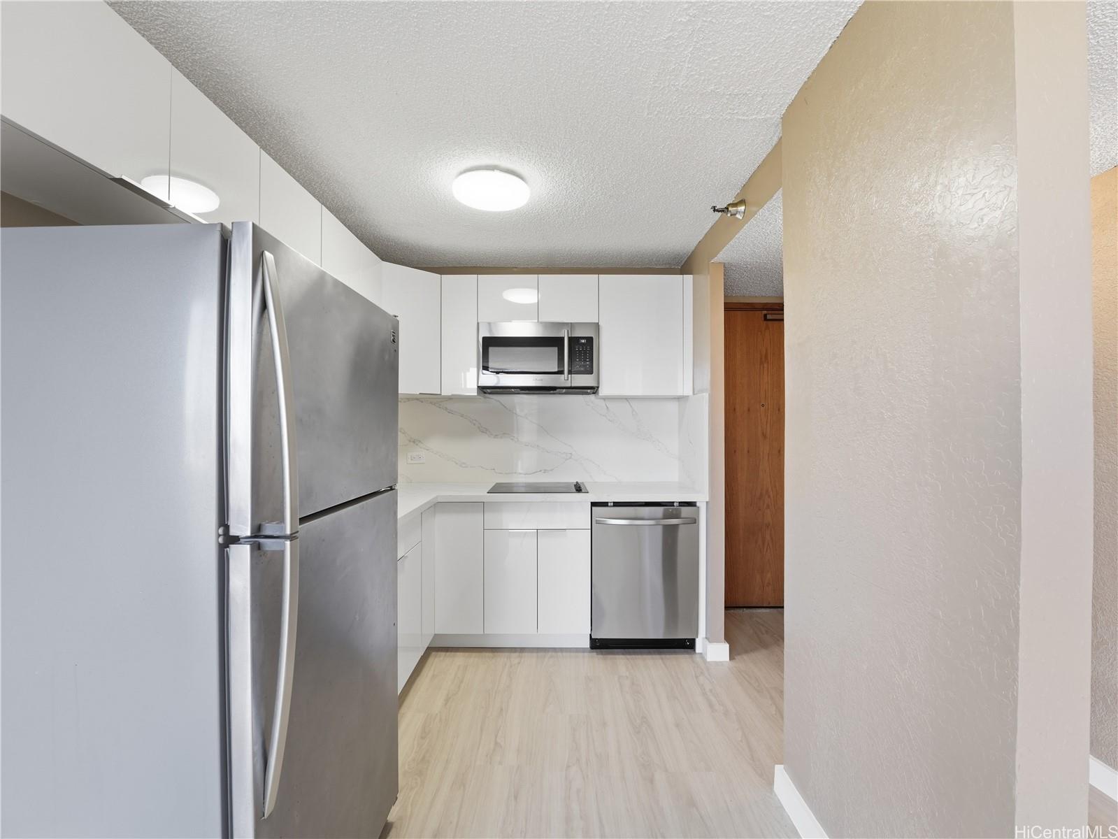 Liliuokalani Gardens condo # I2004, Honolulu, Hawaii - photo 14 of 23