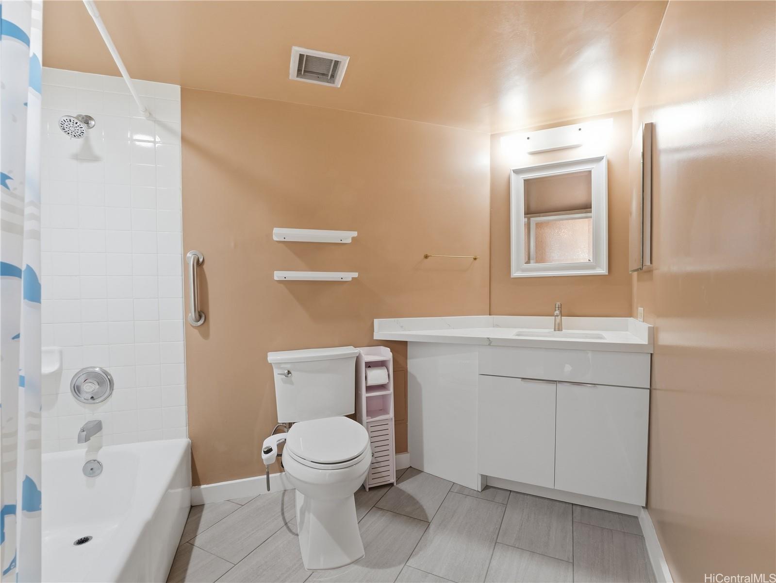 Liliuokalani Gardens condo # I2004, Honolulu, Hawaii - photo 23 of 23