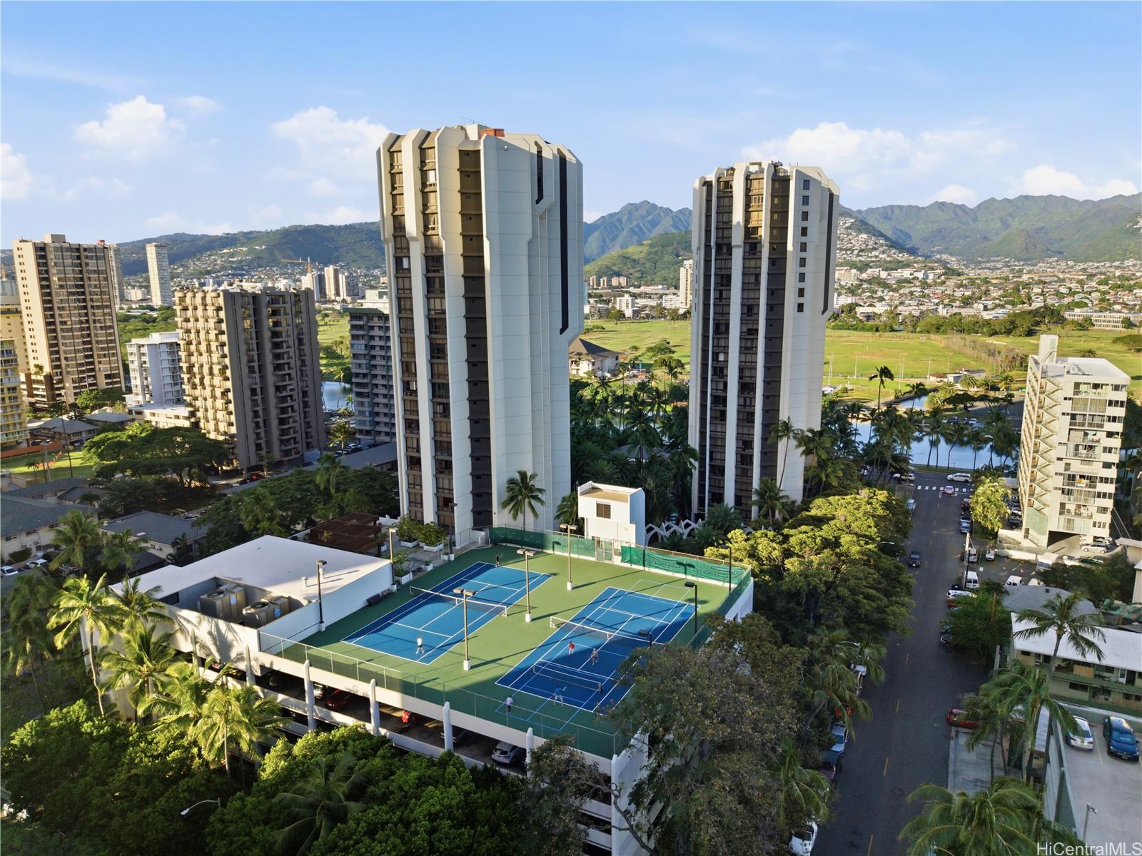 Liliuokalani Gardens condo # I2004, Honolulu, Hawaii - photo 8 of 23
