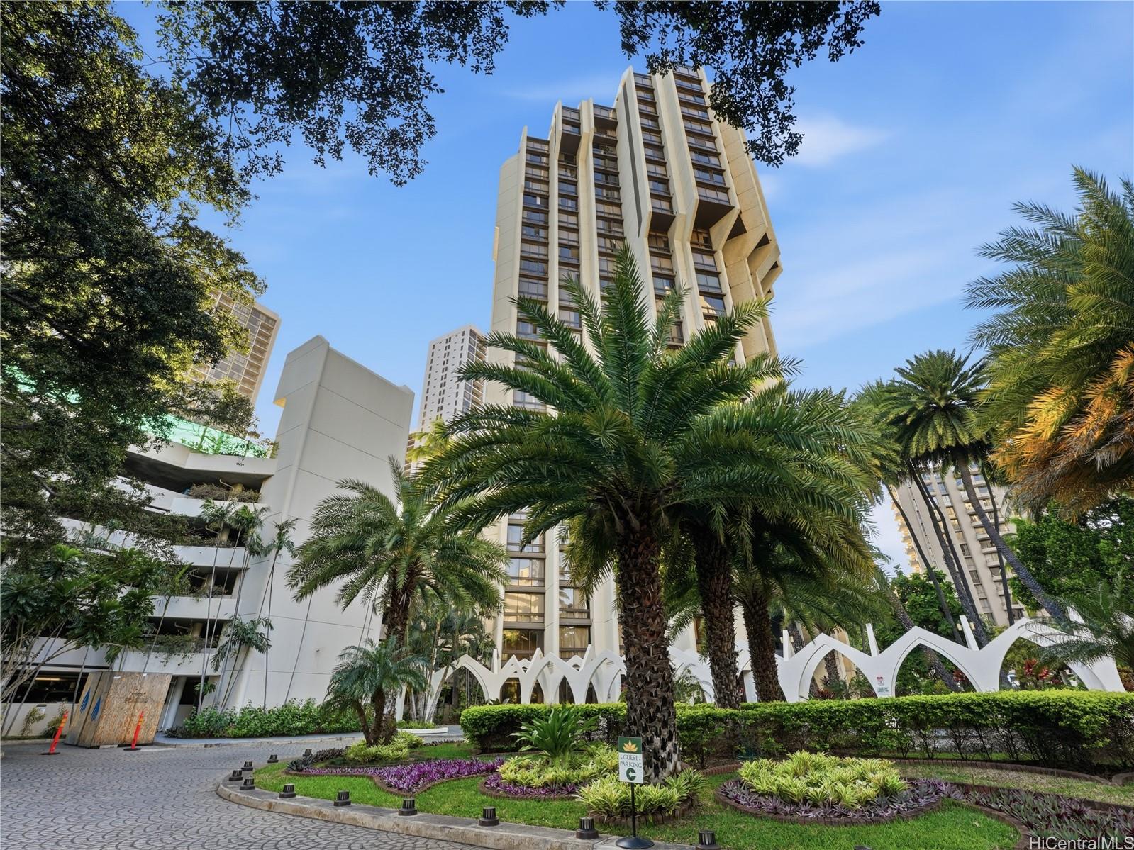 Liliuokalani Gardens condo # I2004, Honolulu, Hawaii - photo 10 of 23